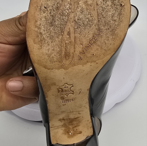 J Vincent Shoe Women's 8.5 Merry Patent Leather  Heel Criss Cross Peeptoe Pumps - Picture 4 of 8